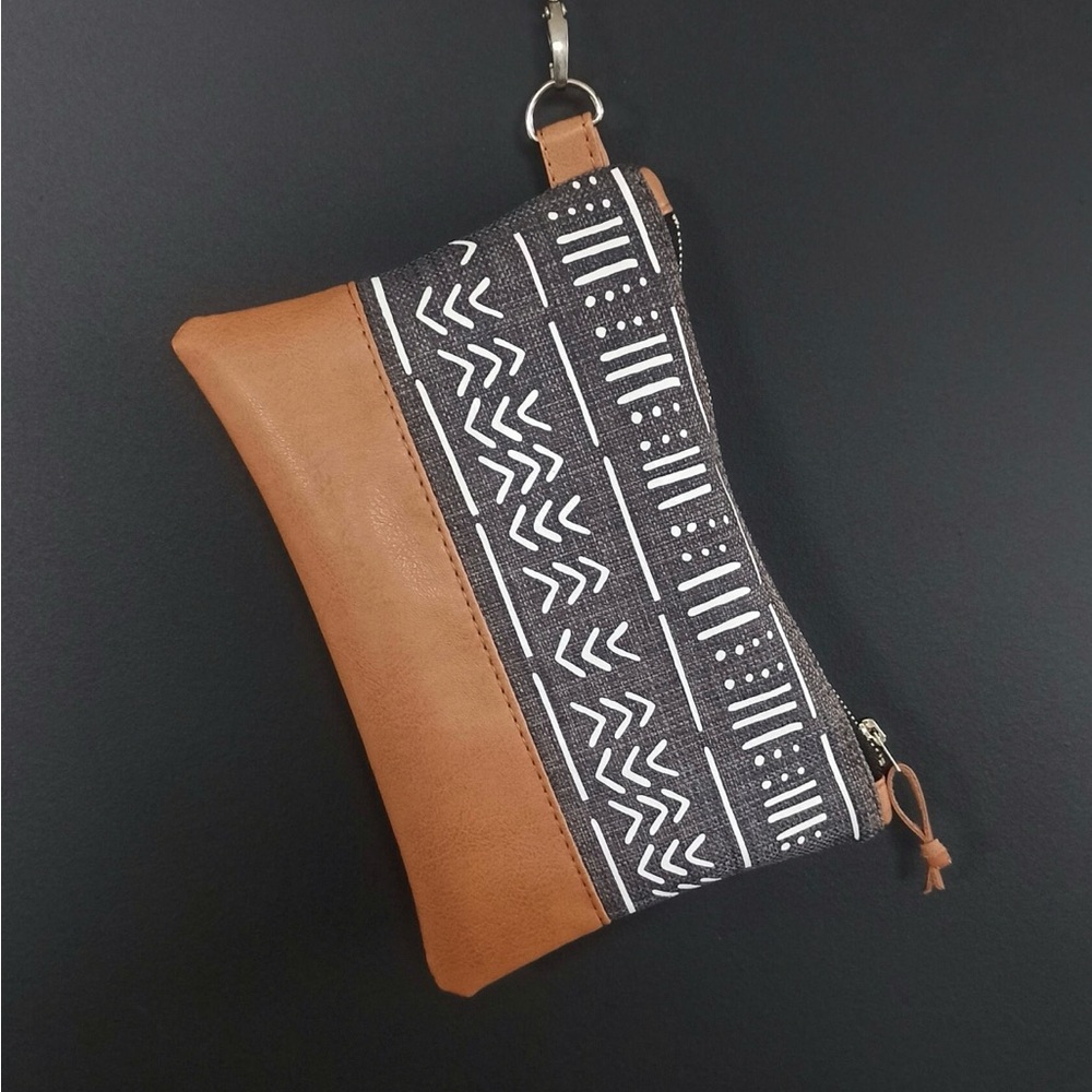 Geometric Print Vegan Leather Wristlet